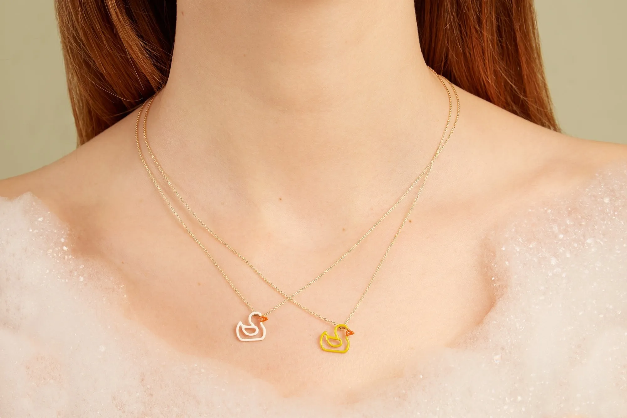 PATITO ENAMEL WHITE NECKLACE