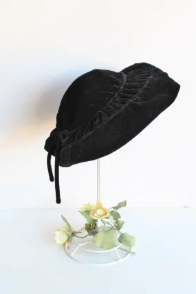 Vintage 1940s 1950s Black Velvet Tilt Hat